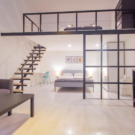Industrial Double Loft Apartment Budapest Exterior photo