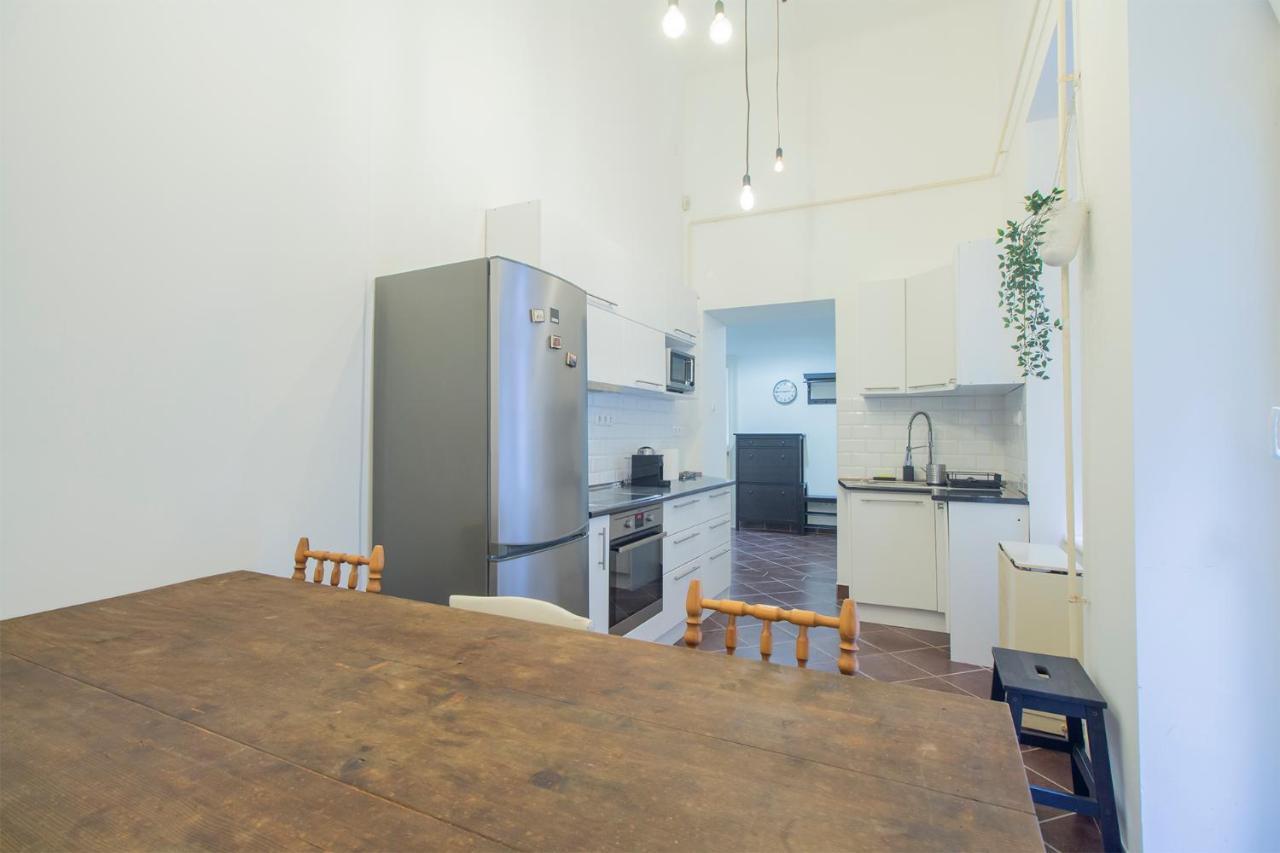 Industrial Double Loft Apartment Budapest Exterior photo
