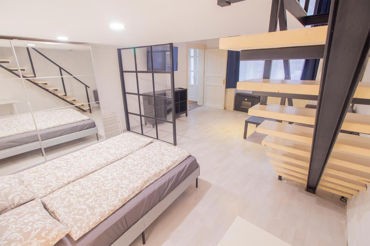 Industrial Double Loft Apartment Budapest Exterior photo